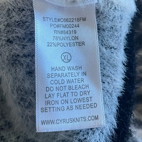 Cyrus | Geometric Patchwork Pullover Fuzzy Sweater. Size XL. Soft. Cozy. Lounge - Picture 7 of 8